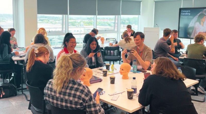 Welcoming professional training courses